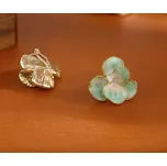 B-TOP Pozlacené klipsové náušnice ve tvaru květu s krystalem Druh barvy: Zelená