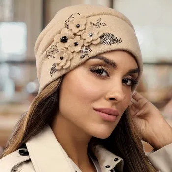 Čepice KRUMLOVANKA Dámská čepice W-0504/284 béžová