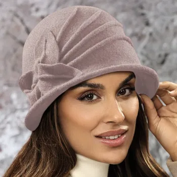 Čepice KRUMLOVANKA Dámský zimní klobouk s květem W-0639/540 světle starorůžový