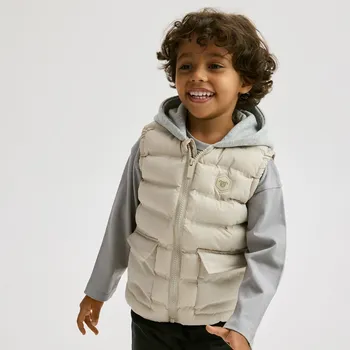 Chlapecká bunda Reserved - Prošívaná vesta s kapucí - béžová - 820ET-08X - 820ET-08X-86