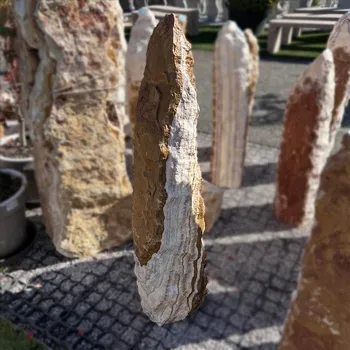 Zahradní dekorace Onyxový sloup Angel – designová dekorace z onyxu