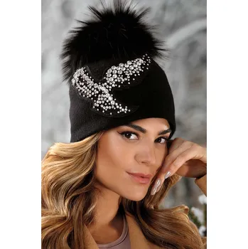 Čepice KRUMLOVANKA Zimní dámská čepice s bambulí a bižuterií W-0697/018 černá