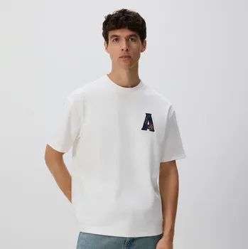 Pánské tričko Reserved - Tričko boxy s výšivkou - krémová - 521EX-01X - 521EX-01X-S