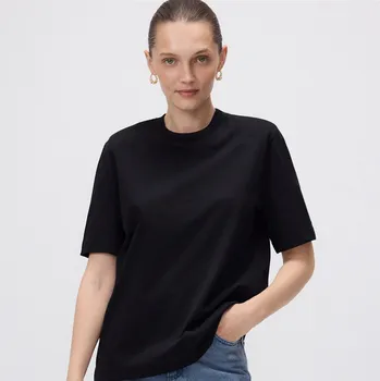 Dámské tričko Reserved - Tričko s&nbsp;ramenními vycpávkami - černý - 263HS-99X - 263HS-99X-M