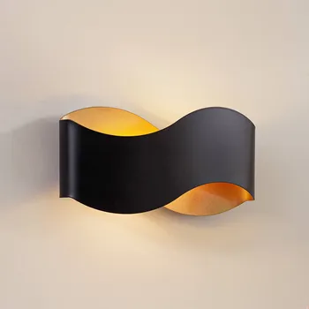 Lampička Lindby nástěnné světlo Dailin, černá/zlatá, 30 cm, kov - Nástěnný držák – šířka 19 cm, výška 6 cm, hloubka 2,5 cm černá, zlatá 1 x 8 W LED - Doprava zdarma