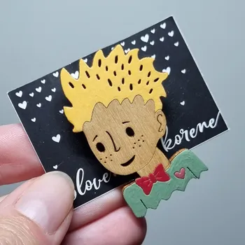 Brož Brož dřevěná malovaná - princ