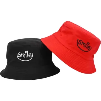 Klobouk Černo červený oboustranný rybářský klobouk s nápisem Smile Stylový letní klobouk Polyester 56 58 cm Ochrana proti slunci Outdoor