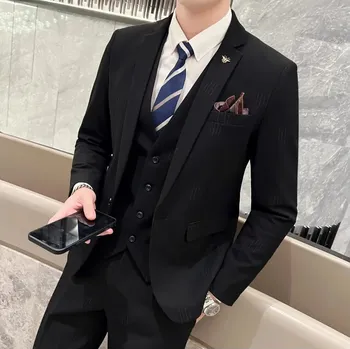 Pánský oblek Třídílný anglický oblek – stylový set pro ženichy Velikost: S, Barva (Varianta): Černá