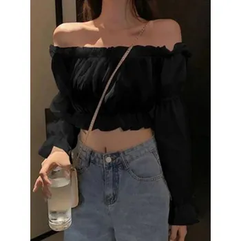 Dámská halenka Dámský crop top s volánem a odhalenými rameny – elegantní styl Barva: Černá, Velikost: M