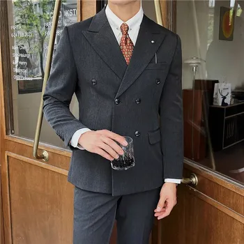 Pánský oblek Třídílný oblek pro muže – dvouřadý střih s vestou a kalhotami Velikost: M, Barva (Varianta): Tmavě šedá