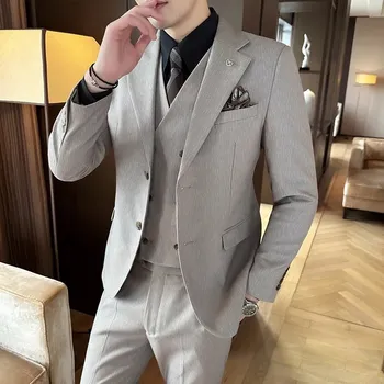 Pánský oblek Trojdílný oblek ve stylu Británie – svatební kolekce Velikost: XL, Barva (Varianta): Bílá