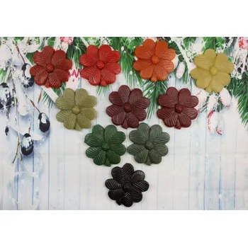 Vánoční ozdoba Ozdoba ze včelího vosku čtyřlístek červené