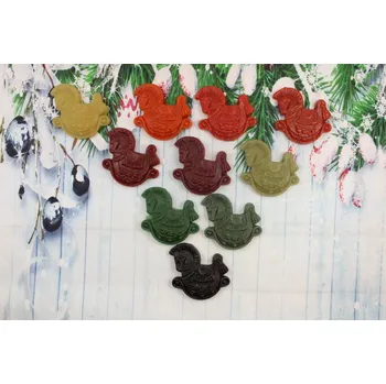 Vánoční ozdoba Ozdoba ze včelího vosku houpací koník staročeský khaki