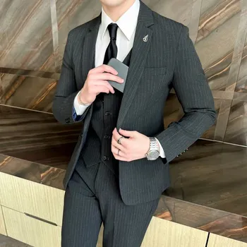 Pruhovaný oblek s vestou a kalhotami – slavnostní styl Velikost: S, Barva (Varianta): Tmavě šedá