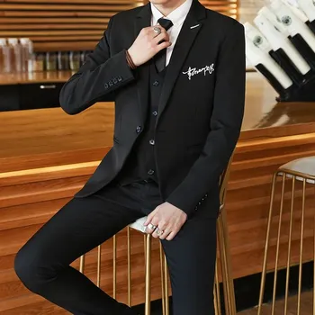 Třídílný pánský oblek s vestou pro osobitý podzimní styl Velikost: S, Barva (Varianta): Černá