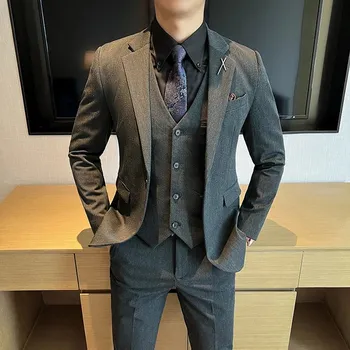 Pánský oblek Pánský trojdílný oblek – business styl pro svatby Velikost: XS, Barva (Varianta): Tmavě šedá