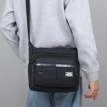 Pánská brašna přes rameno – praktická s vícero kapsami Barva (Varianta): Černá