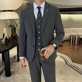 Pánský oblek Pruhovaný pánský business oblek se sakem a kalhotami Velikost: M, Barva (Varianta): Šedá