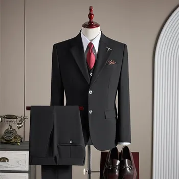 Pánský oblek Třídílný oblek pro muže – britský styl pro větší postavy Velikost: S, Barva (Varianta): Černá