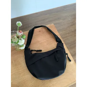 Kabelka Lehká sportovní taška přes rameno – nylon, velká kapacita Barva (Varianta): Černá