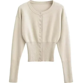 Dámský svetr Krátký dámský cardigan – žebrovaný, přiléhavý, na zapínání Barva: Béžová, Velikost: S