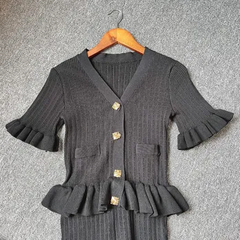 Dámské šaty Elegantní pletené maxi šaty – projmutý pas a volánky Velikost: ONE SIZE, Barva (Varianta): short sleeve Black