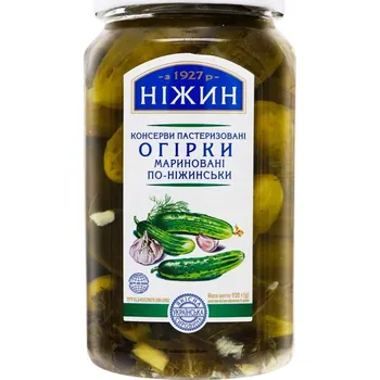 Zelenina Nakládané okurky s česnekem 920g Nižin (čistá hmotnost: 460g)