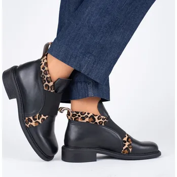 Dámské sandále Dámské černé kotníčkové kožené boty s leopardími detaily Letizia Velikost: 37
