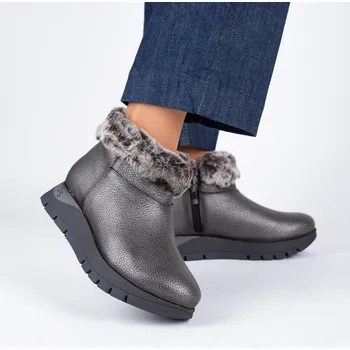 Dámské sandále Dámské metalické kotníkové kožené boty Jose Saenz Velikost: 37