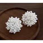 B-TOP Pozlacené klipsové náušnice ve tvaru květu z bílých perliček