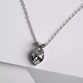 Přívěsek Glados - stříbrný přívěsek se zirkony