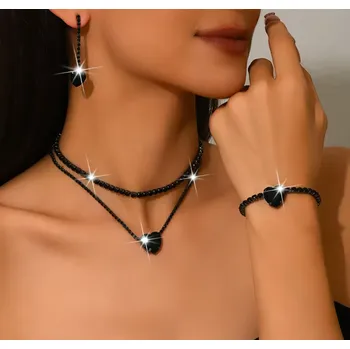 Souprava šperků B-TOP Černá třídílná souprava se srdíčky a krystaly