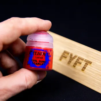 Modelářská barva Citadel Layer: Evil Sunz Scarlet 12ml - barva na figurky miniatury