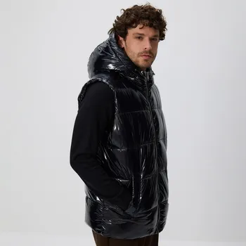 Dámský kabát Reserved - Prošívaná vesta s kapucí - černý - 7125H-99X - 7125H-99X-S