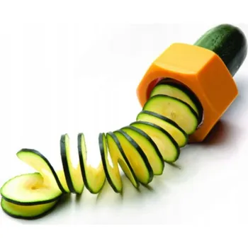 Obraz Ořezávátko na okurky, dekorace ze zeleniny, spirálový kráječ, carving