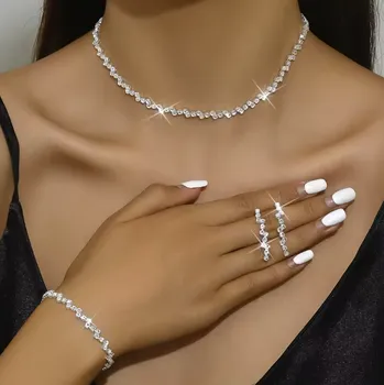 Souprava šperků B-TOP Elegantní třídílná postříbřená souprava se zirkony