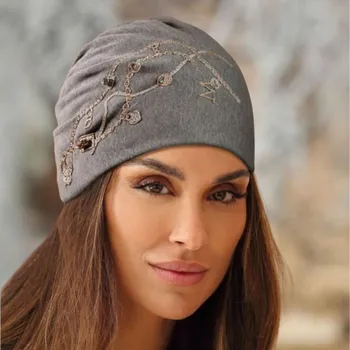 Čepice Krumlovanka bavlněná dámská čepice s výšivkou a krystaly - šedá W-0845/30P