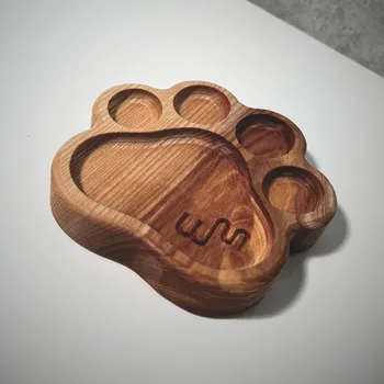 Wooden Mooden Dřevěný servírovací tácek Tlapka Materiál: Jasan