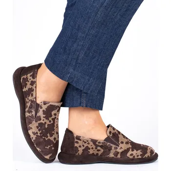 Dámské sandále Dámské hnědé slip-on Letizia z broušené kůže se zvířecím potiskem Velikost: 37