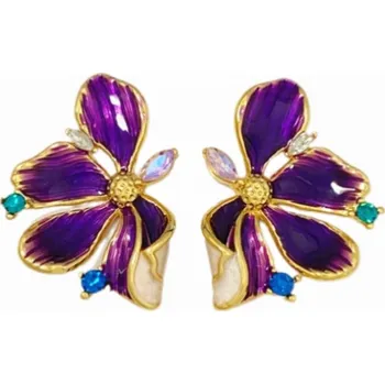 Náušnice Květinové Náušnice s jemnými fialovými zirkony , elegantní dárek pro ženy.