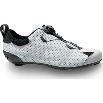 Pánské cyklistické tretry Tretry SIDI Tri-Sixty White - 44 (Triatlonové tretry určené pro maximální výkon v těch nejnáročnějších závodech. Karbonová podešev C-Boost s tuhostí 10, rychlý upínací systém Xeler Techno 4 a prodyšný svršek z mikrovlákna TechPro.)