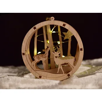 Vánoční dekorace Svítící LED lesní zátiší, závěsná dekorace do okna či výklenku 15 cm