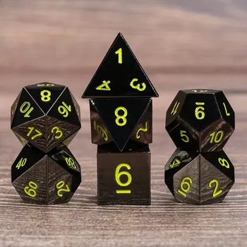 Příslušenství k deskovým hrám MĚSTO NEONŮ SADA 7 KOVOVÝCH KOSTEK RPG