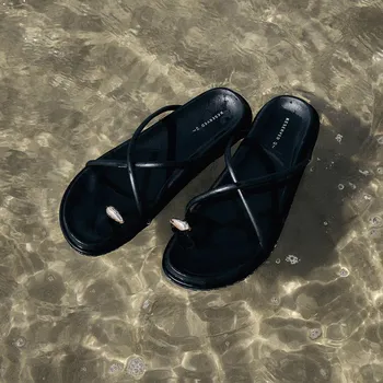 Dámské pantofle Reserved - Pantofle s ozdobným detailem - černý - 339CR-99X - 339CR-99X-39