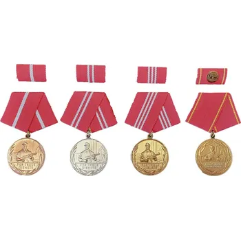 Armáda NVA/DDR Sada medailí NVA/DDR KAMPFGRUPPE