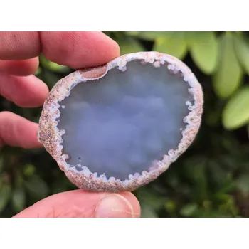 Přírodní kámen Achátový mini plátek šedý Brazílie 22g