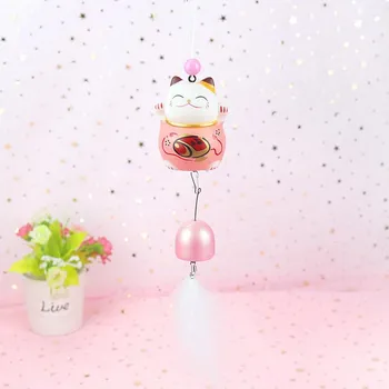 Zvonkohra s růžovou kočkou a pírkem