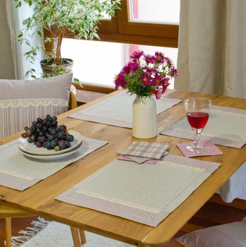 prostírání Prostírání šedo-růžové kostičky a proužky s režnou krajkou 4ks 40x30cm