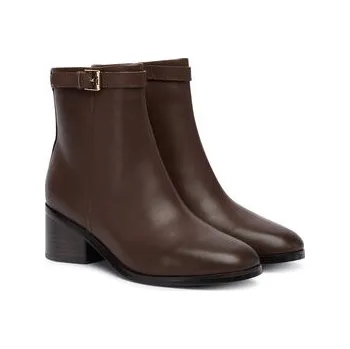 Dámské kozačky Polokozačky Tommy Hilfiger Th Buckle Riding Mid Heel Bootie FW0FW08859 Hnědá 39