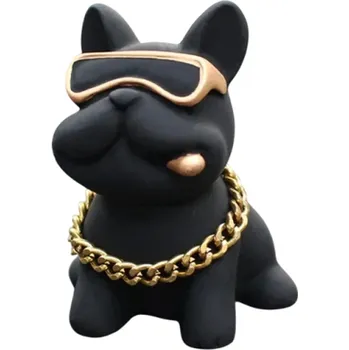 Ozdoba na auto buldok se slunečními brýlemi Stylová figurka na palubní desku Vozidlová dekorace Interiérový doplněk Více barevných variant